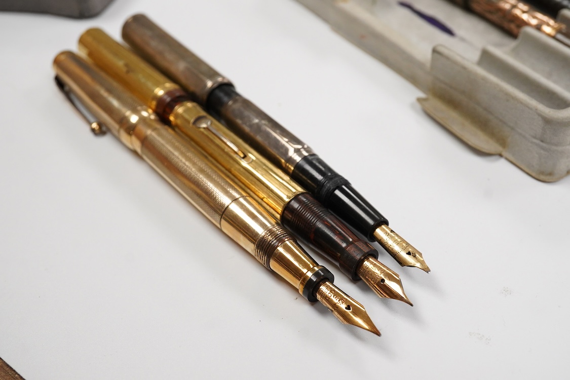A good collection of fountain pens to include Swan, Onoto and Waterman, approx. 40